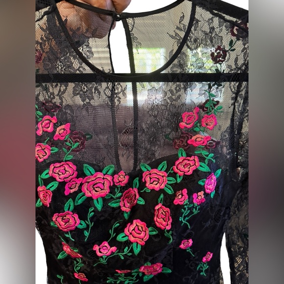 Bebe Pencil Lace Dress Embroidered Size 4 Black Flowers Nightout Party - Picture 7 of 10